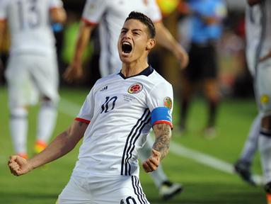 Gelandang Kolombia, James Rodriguez merayakan golnya ke gawang Paraguay pada laga penyisihan grup A Copa America Centenario 2016 di Stadion Rose Bowl, Pasadena, AS, (8/6/2016) WIB. (Mandatory Credit: Gary A. Vasquez-USA TODAY Sports)