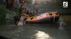 Akibat beban muatan dan rem blong senuah mobil pick up tercebur di Kali Malang. Sementara Sang Sopir juga ikut tenggelam bersama mobilnya