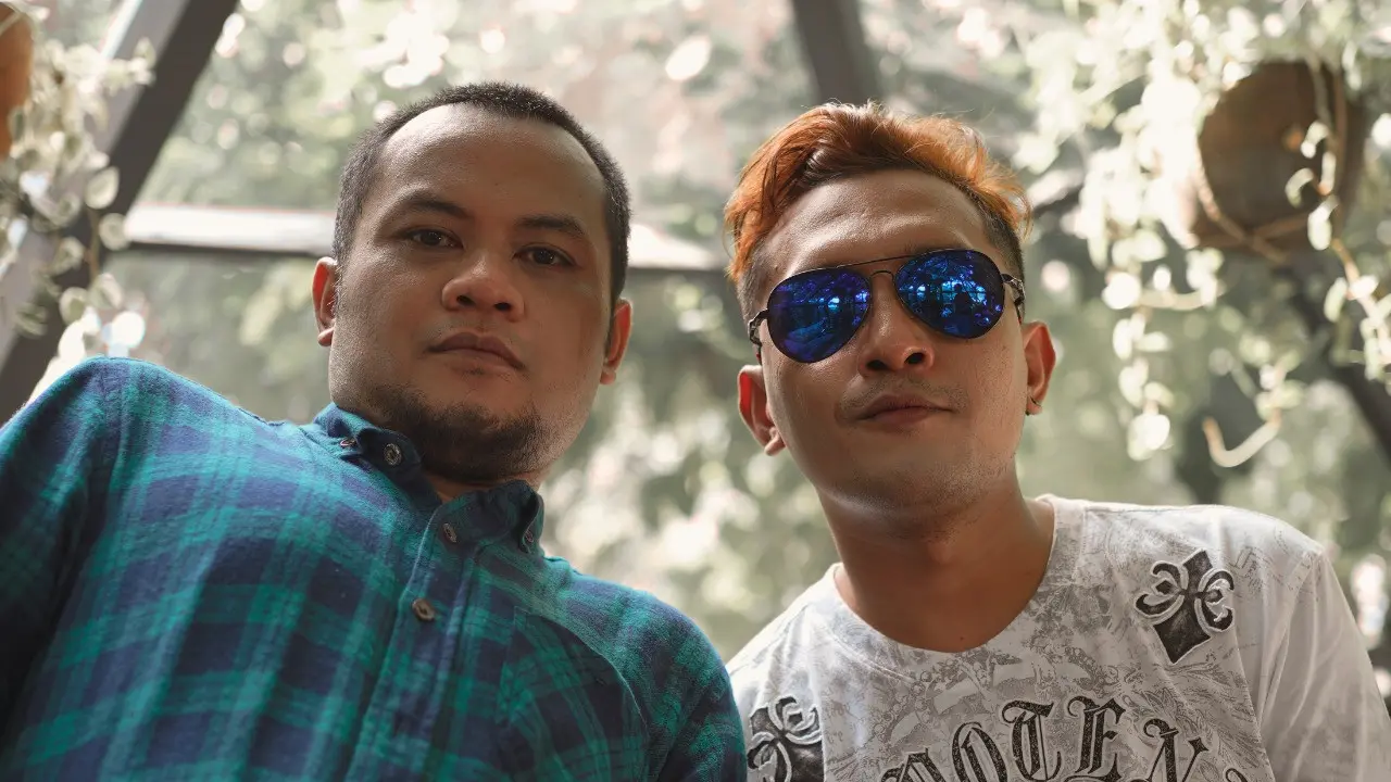 Russ Nozz bersama Russ Nozz (Vokalis The Titans)