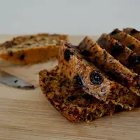 Ilustrasi bolu pisang chocochips./Copyright shutterstock.com/id/g/Jonapie