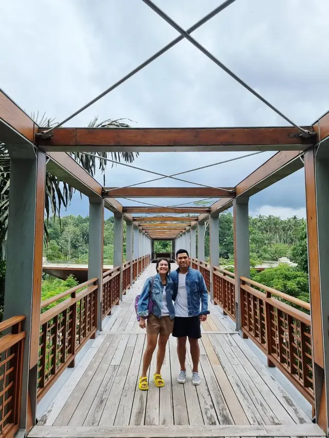 Tampil Kompak, Ini 6 Potret Dian Sastro dan Suami Liburan Bareng Ke Bali