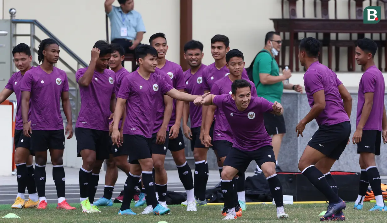 <p>Timnas Indonesia bersiap menghadapi laga kedua di penyisihan Grup A cabor sepak bola SEA Games 2021 menghadapi Timor Leste, Selasa (10/5/2022). (Bola.com/Ikhwan Yanuar)</p>
