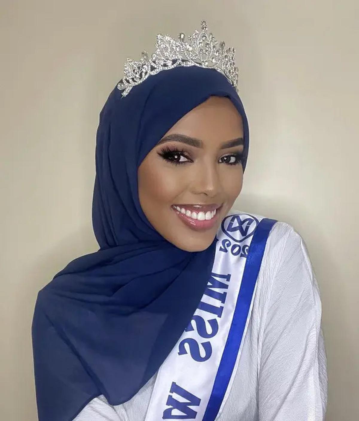 Sosok Khadija Omar, Finalis Miss Universe Berhijab Pertama yang Lahir di Kamp Pengungsian