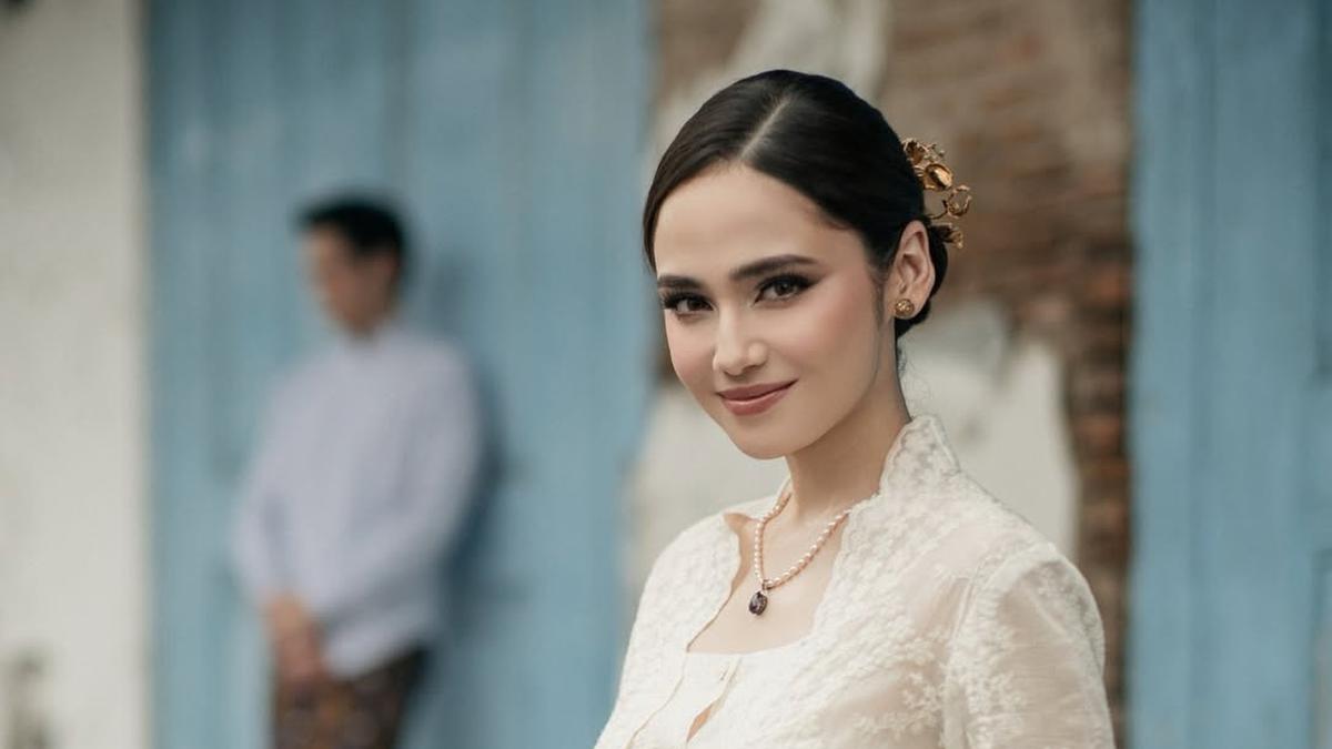 Pernikahan Makin Dekat, Pesona Syifa Hadju Bak Putri Keraton Kenakan Kebaya Lace dan Sepatu Rp500 Ribuan saat Prewedding di Solo