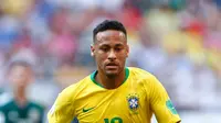 1. Neymar Jr - Target yang paling digemborkan oleh media dunia. Neymar juga dikabarkan sudah tidak betah lagi berduet dengan Edinson Cavani di PSG. (AFP/Benjamin Cremel)