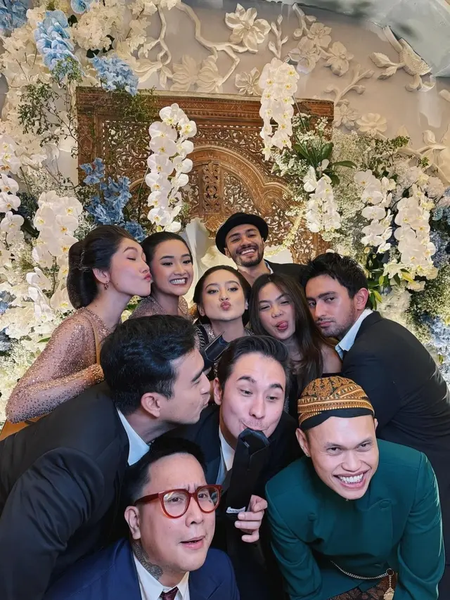 Anggika Bolsterli dan Omar