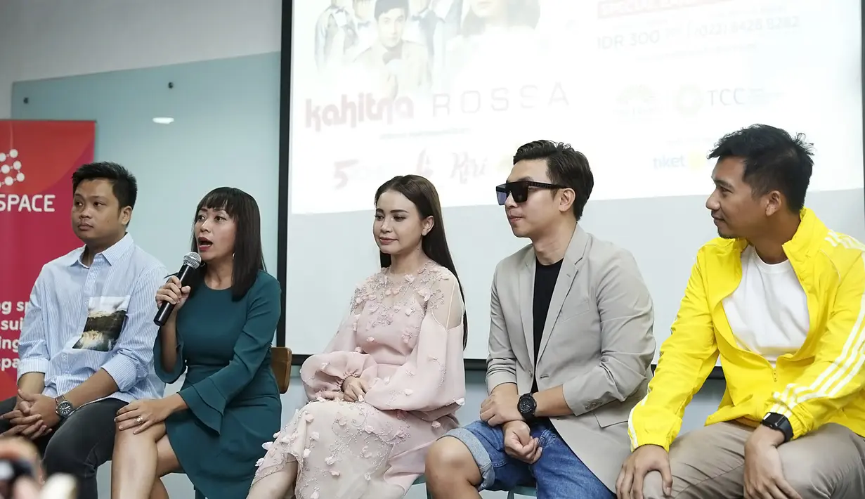 Rossa Konser Akhir Tahun (Bambang E Ros/Fimela.com)