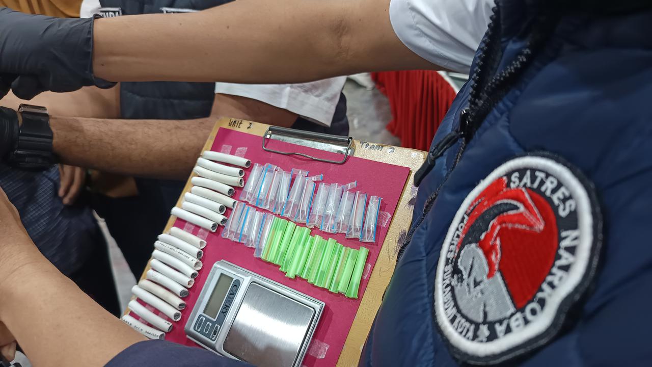 Jual Sabu Lewat Aksi Tempel Kabel Listrik, Pengedar Diringkus di Terminal Sukabumi