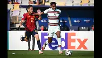 Rafael Leao merupakan salah satu pemain muda berbakat yang dimiliki Portugal saat ini. Pemain berusia 22 tahun tersebut telah bermain tiga kali bagi Portugal dan akan menjadi mesin gol bagi Portugal apabila penampilannya terus konsisten bersama AC Milan. (AFP/Jure Makovec)