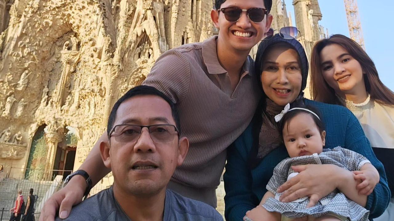 Potret Baby Launa di Barcelona, Spanyol