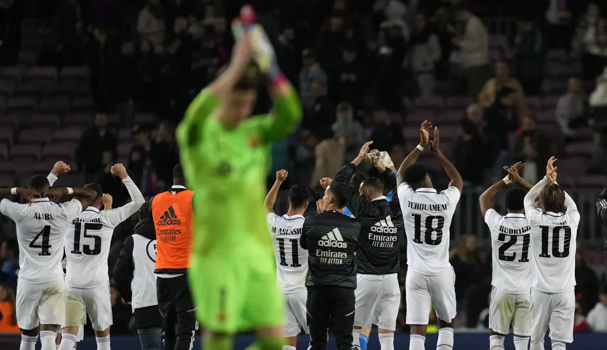 <p>Dengan hasil ini, Real Madrid berhak lolos ke babak final Copa del Rey 2022-2023 dengan agregat 4-1. (AP Photo/Joan Mateu Parra)</p>
