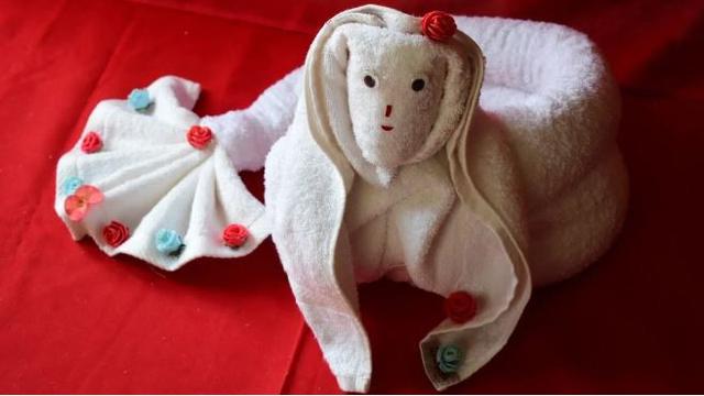 6 Potret Kreasi Handuk di Hotel Ini Unik Banget, Bentuknya Menggemaskan