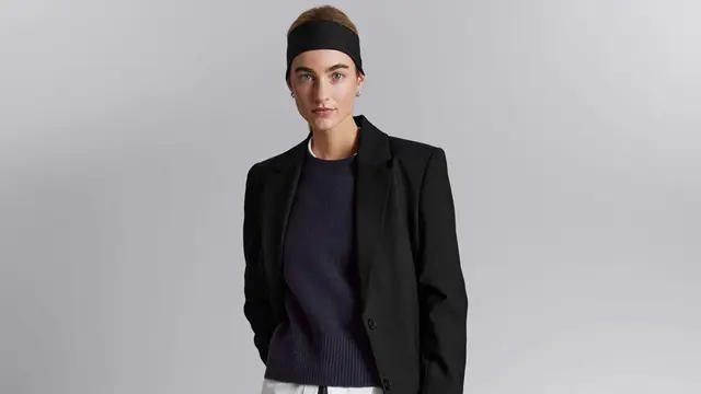 Dari Kemeja hingga Vest, Saatnya Eksperimen dengan Layering