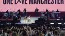 Ariana Grande akhirnya kembali ke Manchester untuk menunaikan janjinya. Pasca ledakan bom beberapa waktu lalu setelah konsernya berlangsung, Ariana berjanji untuk datang kembali  ke Manchester untuk membantu para korban. (AFP/Bintang.com)