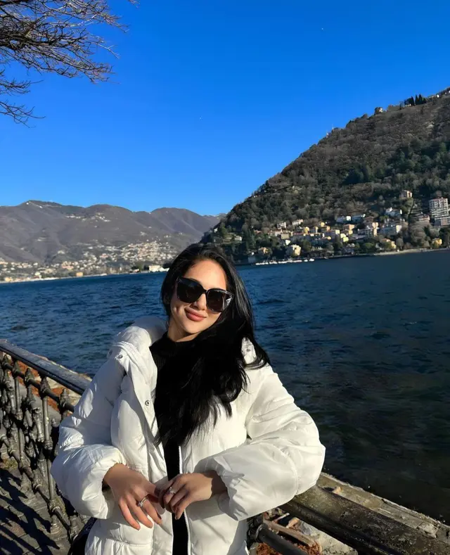 Diperiksa karena dugaan pernerimaan uang hasil korupsi, 7 gaya glamor Hana Hanifah jadi sorotan