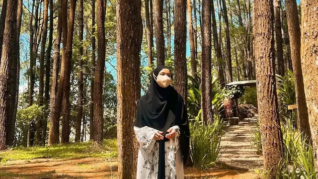 Outfit Laudya Cynthia Bella yang Memukau