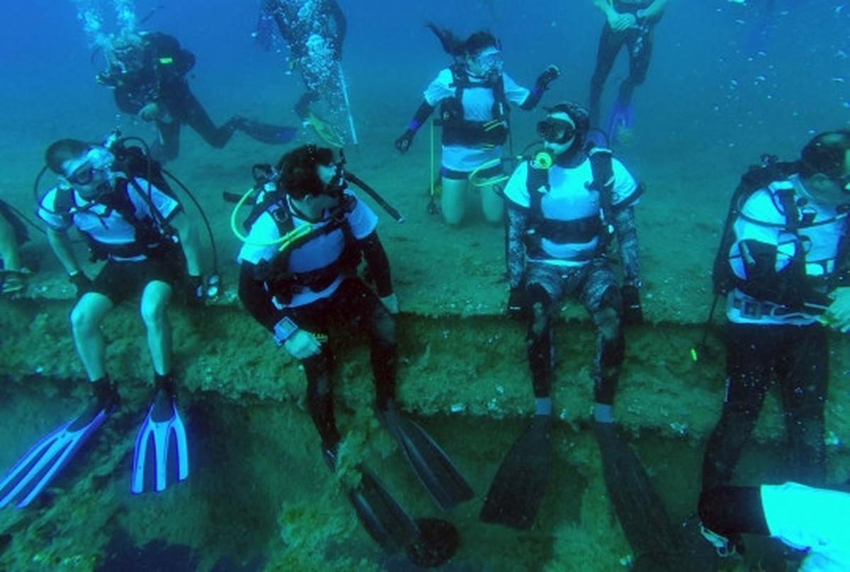 Mengunjungi Kapal MZ Zenobia di bawah laut Siprus