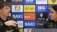 Ole Romeny, Marselino Ferdinan, Oxford United. (Bola.com/tangkapan layar Youtube Qxford United Official)