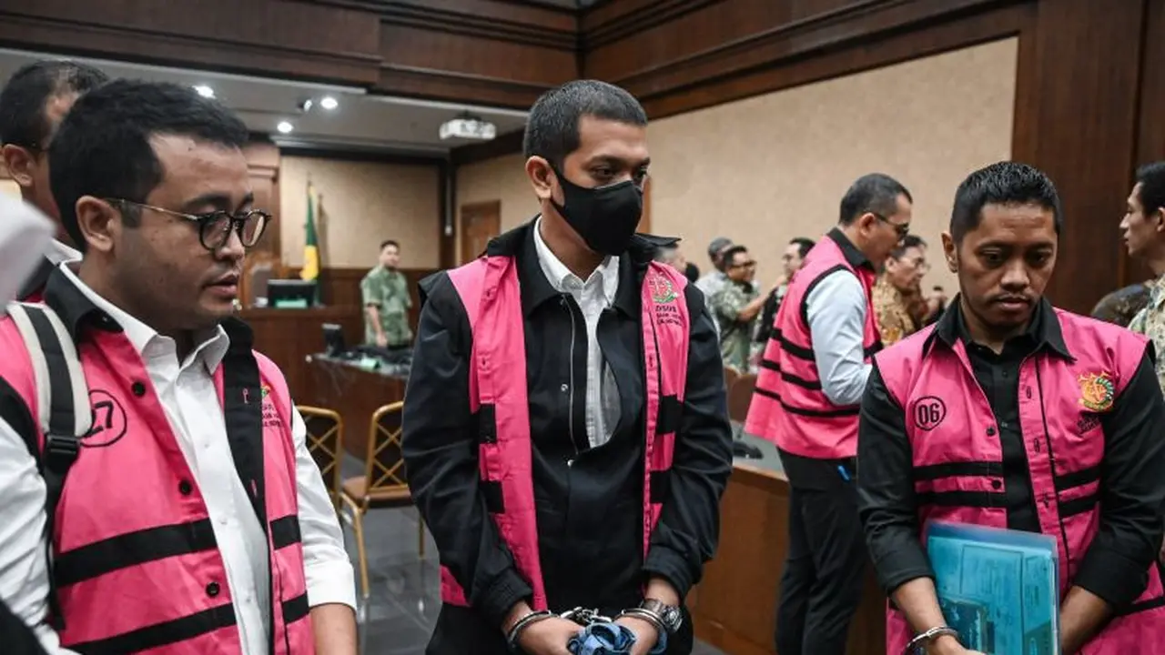 Sidang Anak Riza Chalid, Muhamad Kerry Adrianto Riza