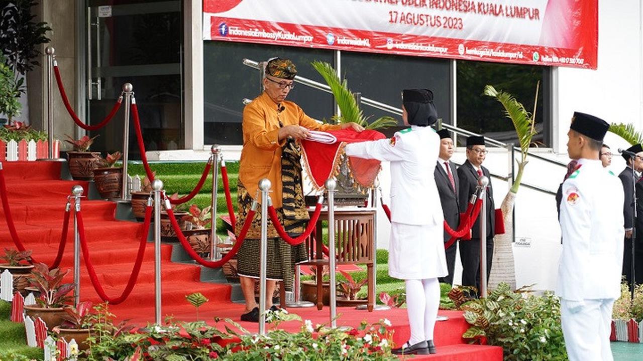 Upacara pengibaran bendera Merah Putih pada Kamis (17/8/2023), merupakan puncak dari rangkaian perayaan HUT ke-78 RI yang diselenggarakan KBRI Kuala Lumpur, Malaysia. (Dok. KBRI Kuala Lumpur)