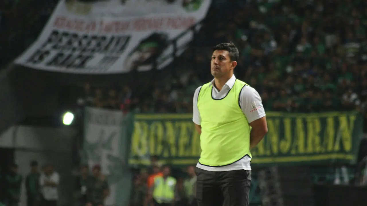 Pelatih Persebaya Surabaya