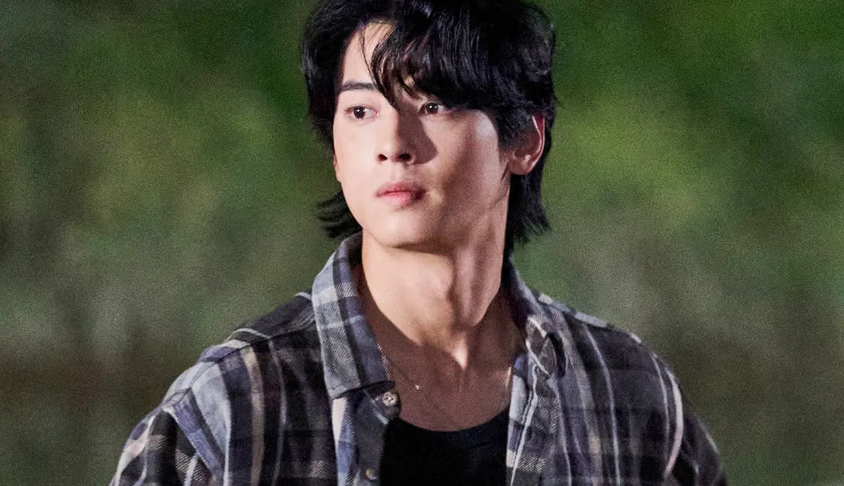 <p>Transformasi Cha Eun Woo sebagai Kwon Sun Yool akan sangat kontras dengan perannya yang biasanya lebih lembut. (Foto: Instagram/ mbcdrama_now)</p>