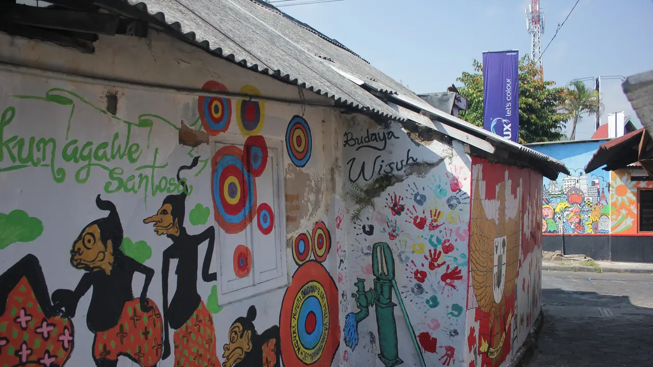 Mural 750 Meter di Yogyakarta Beri Kedamaian Pada Dunia