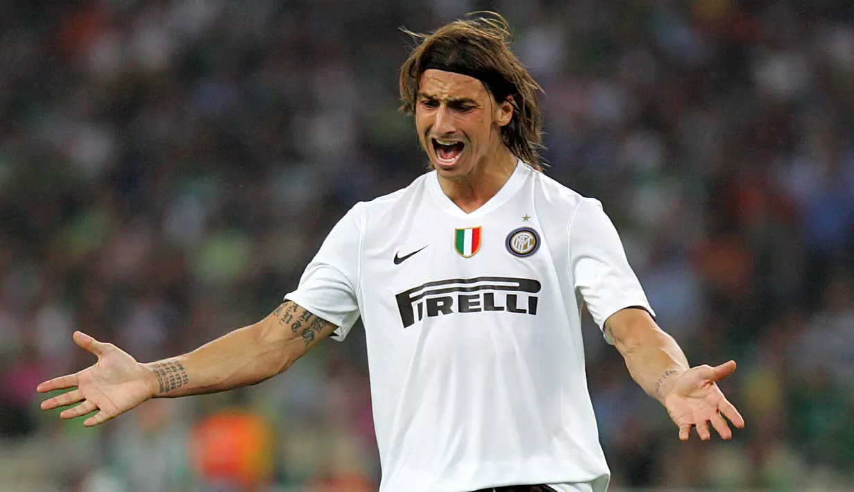 4. Zlatan Ibrahimovic - Striker Swedia ini menjadi andalan Jose Mourinho saat menukangi Inter Milan pada periode 2008-2009. Di musim tersebut Ibrahimovic mencetak 29 gol  dan mempersembahkan gelar juara Serie A 2008-2009. (EPA/Simela Panitzartzi)