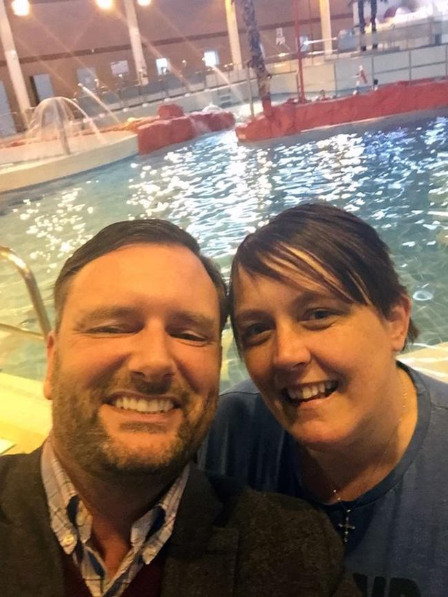 Donna bersama Robert Peter | Photo: Copyright mirror.co.uk