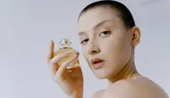 5 Penyebab Parfum Berubah Warna, Jangan Buru-Buru Dibuang