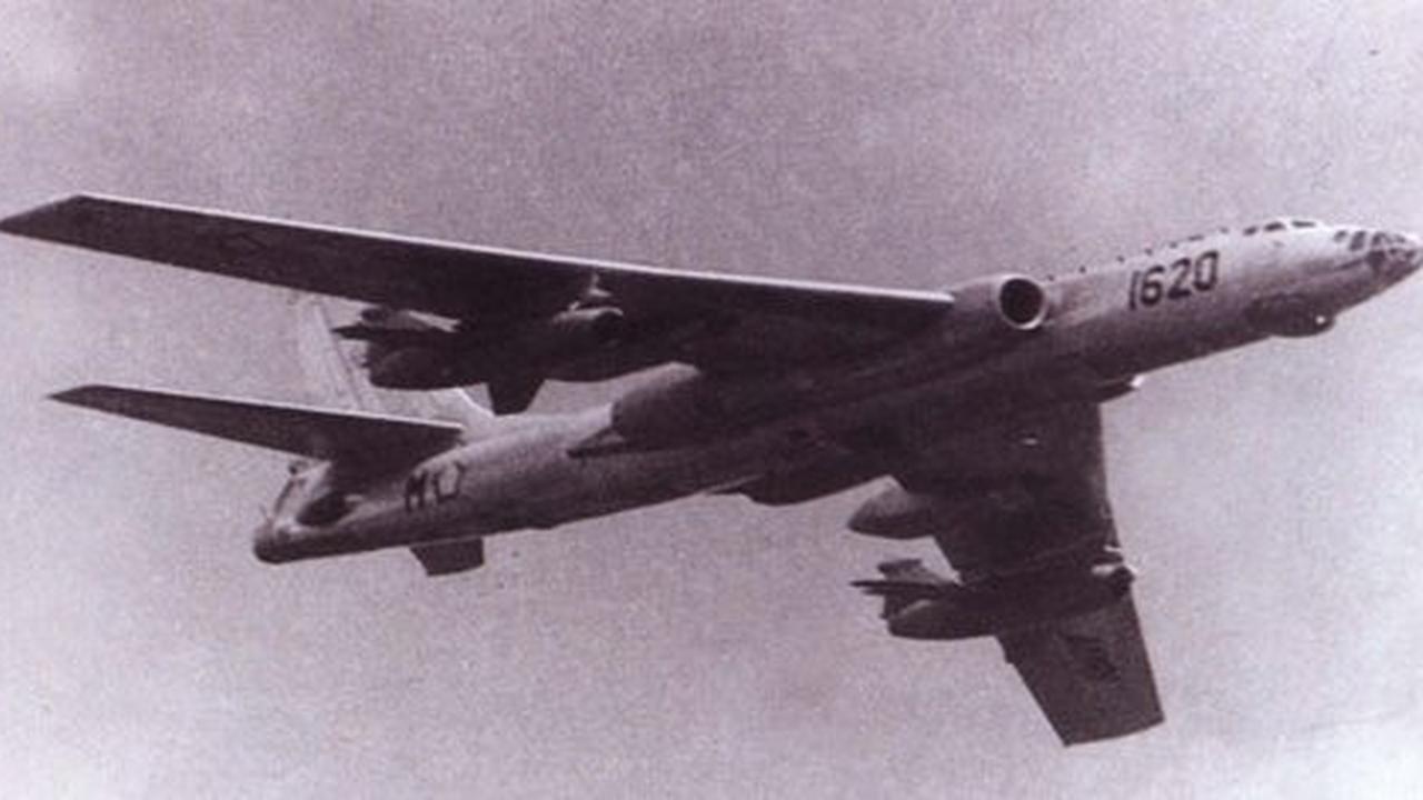 Kisah menegangkan pesawat pengebom TNI AU dikejar jet Inggris
