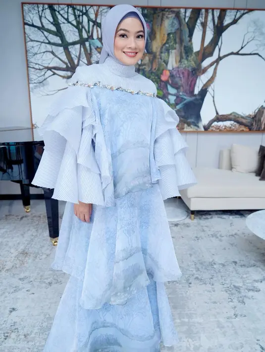 Titi Kamal membuat pangling netizen saat berhijab [Instagram/titi_kamall]