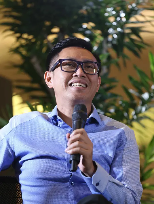 "Jika biaya berapa udah pasti puluhan miliar, dan Jupe sudah ngeluarin miliaran, udah abis-abisan," ujar Eko Patrio dalam jumpa pers Peduli Sahabat Jupe di Warunkomando, Tebet, Jakarta Selatan, Kamis (13/4/2017). (Nurwahyunan/Bintang.com)