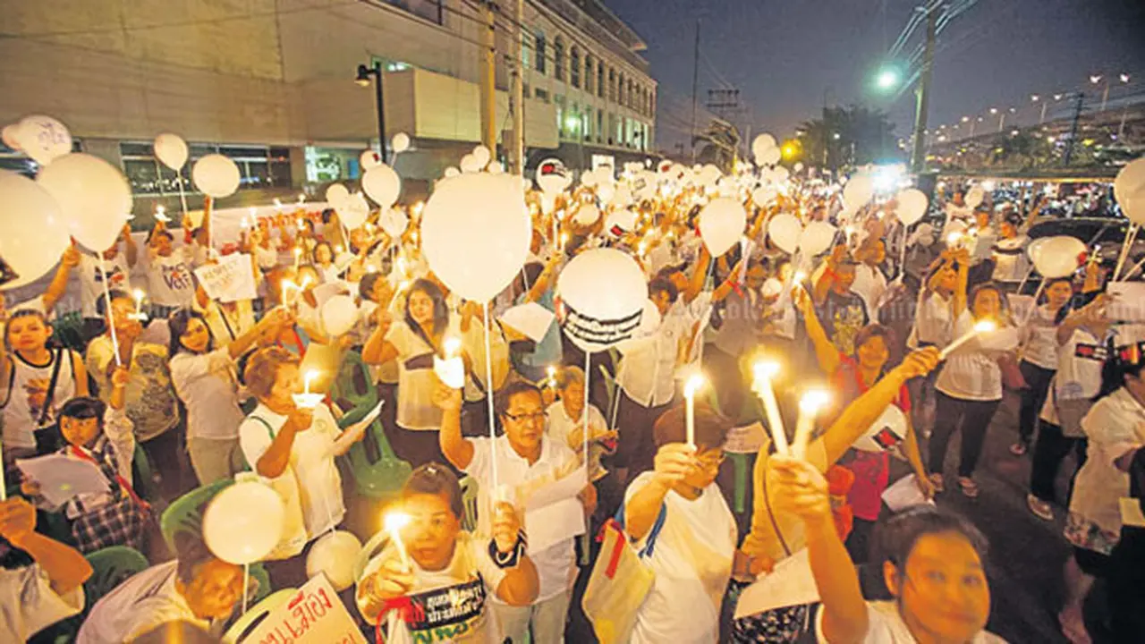 bangkok-demo-140201b.jpg