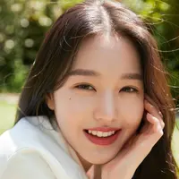 Apa rahasia Jan Wouyoung tampil cantik sehari-hari? (innisfree)