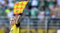 Wasit wanita, Fernanda Colombo (AFP/Mauro Horita)