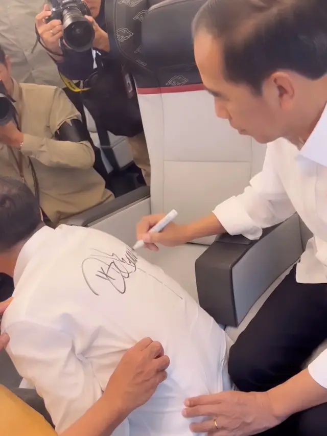 Jokowi Tanda Tangan di Kemeja Raffi Ahmad, Sultan Andara Diprediksi