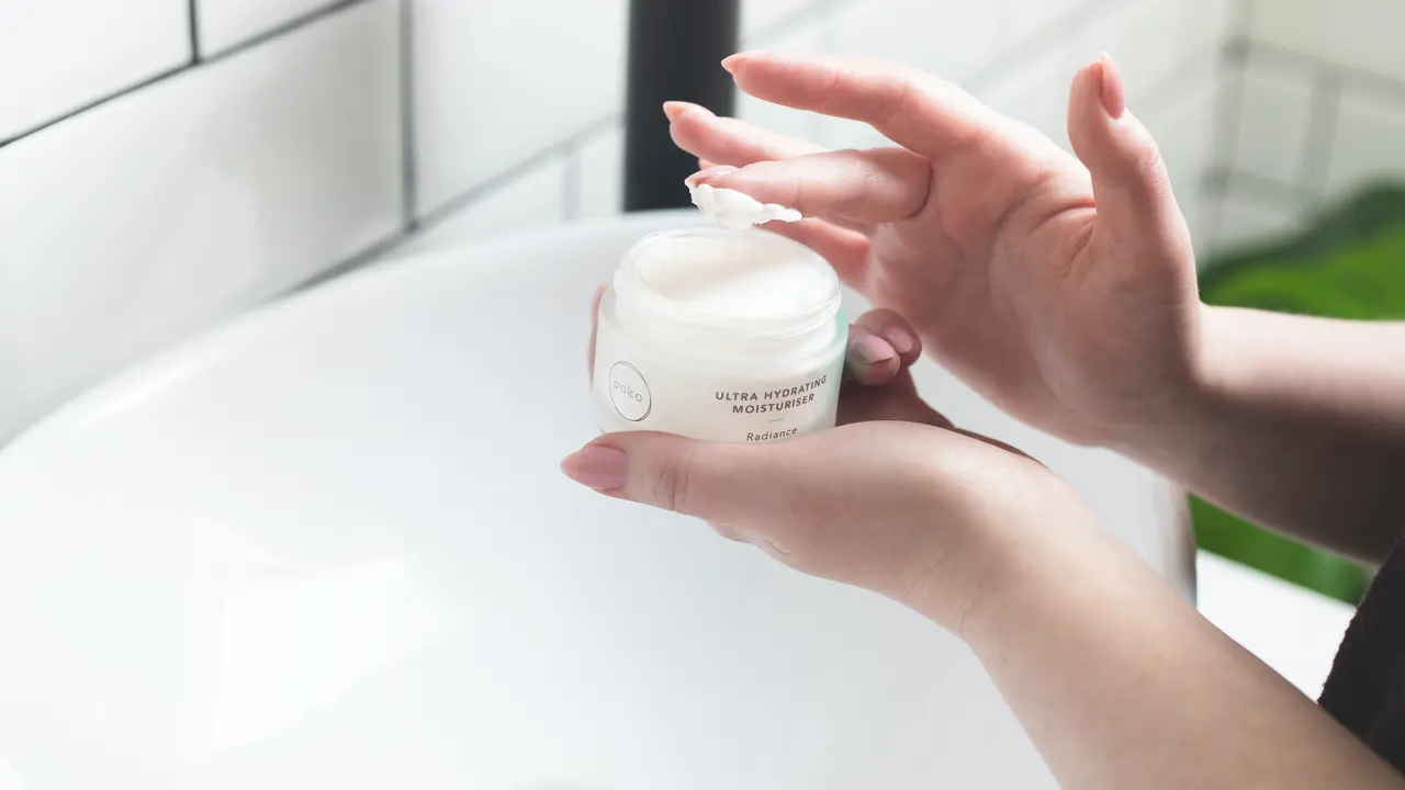 Kulit sehat berkilau dengan moisturizer