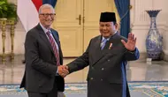 Kedatangan Bill Gates di Istana Merdeka, Jakarta dikabarkan untuk membahas berbagai isu strategis terkait pembangunan berkelanjutan di Indonesia. (BAY ISMOYO/AFP)