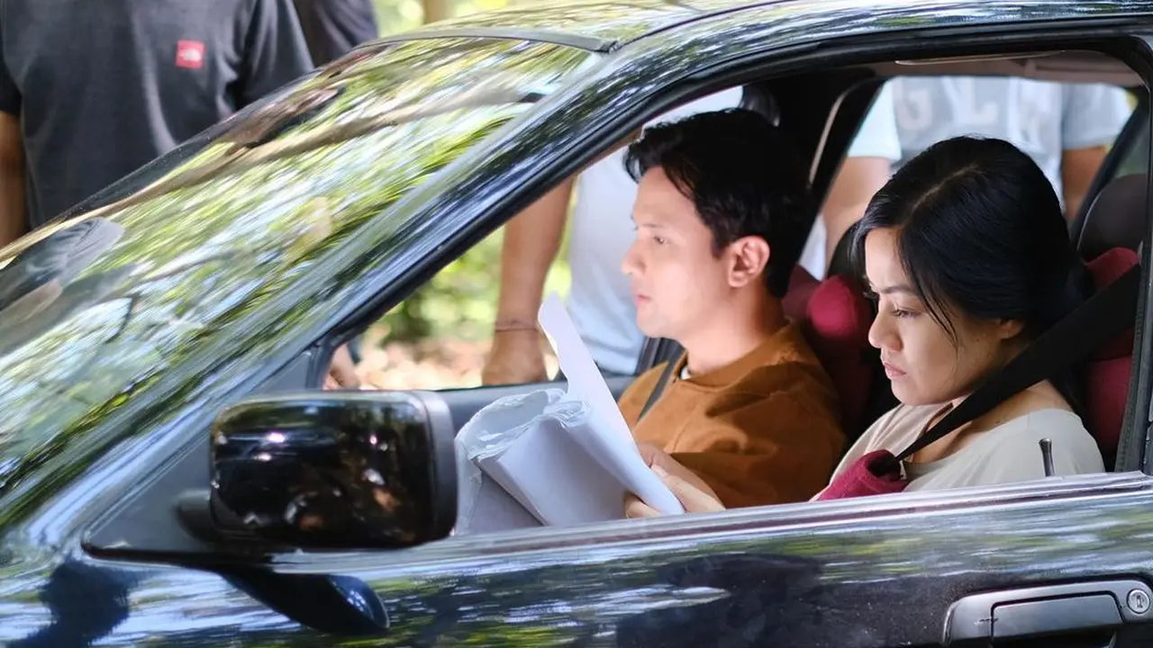 Lucky Perdana dan Titi Kamal saat syuting Satu Cinta Dua Hati (Foto: Instagram _luckyperdana)
