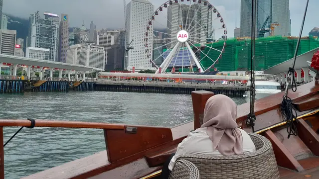 Pemandangan Hong Kong dari perairan Victoria Harbour. (Foto: Liputan6.com/Benedikta Desideria)