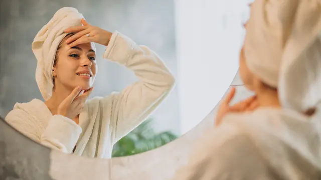 Timing Is The Key, Ini Panduan Waktu Terbaik untuk Pakai Skincare (photo by freepik.com)