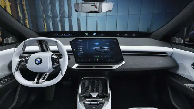 Kabin BMW iX3 2026 menampilkan nuansa futuristis dengan layar 17,9 inci dan sistem iDrive Panoramic terbaru (BMW)