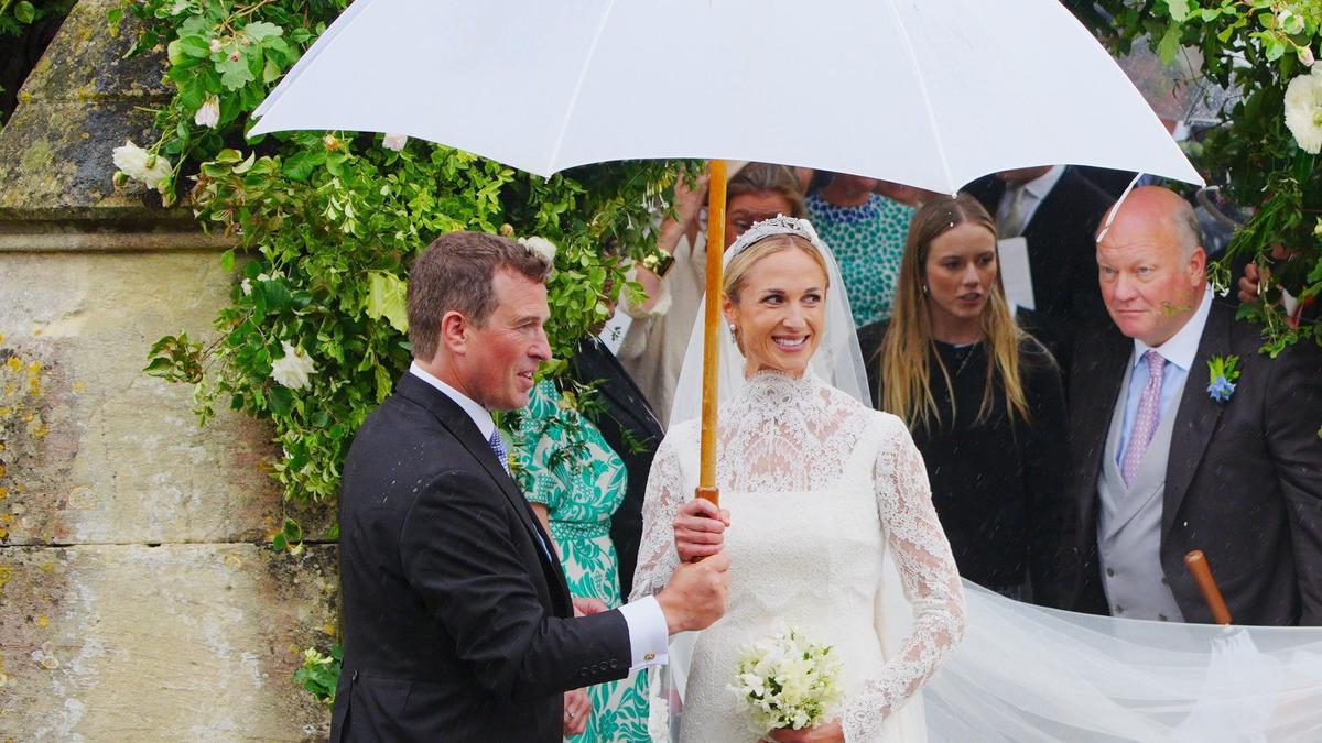 Tiara Herriet Sperling Istri Baru Peter Phillips Disorot, Pinjam Koleksi Non-Kerajaan  #Lifestyle
