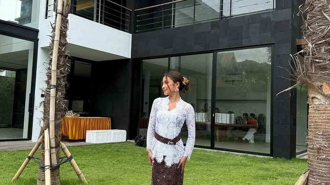 8 Potret Rumah Mewah Baru Jennifer Coppen, Dibangun untuk Kamari - Lakukan Upacara Melaspas Sebelum Dihuni