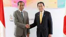 "Terkait pembangunan IKN, saya menyambut baik penandatanganan 5 Nota Kesepahaman dengan JICA, JBIC, JCODE, JIBH & UR," ucap Jokowi. (JAPAN POOL/JIJI PRESS)