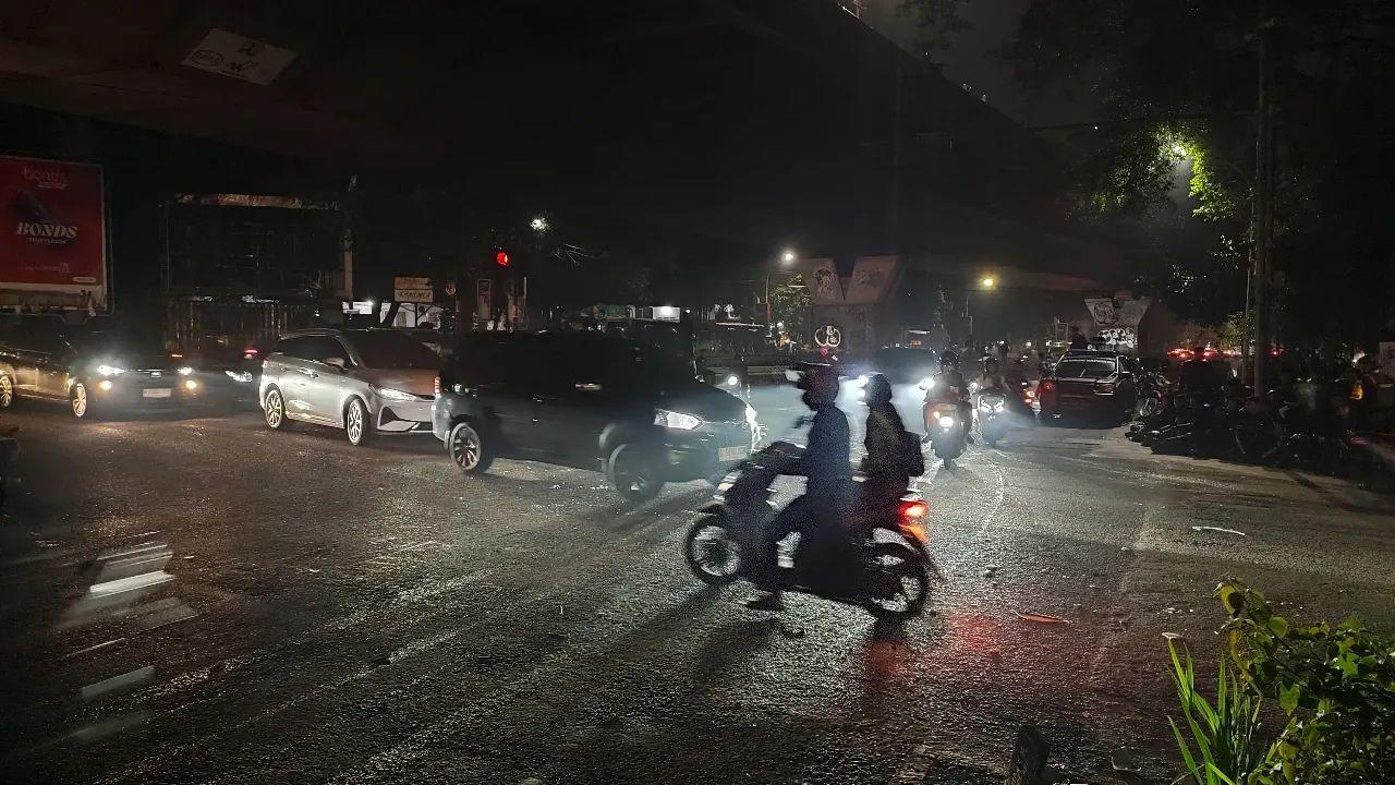 Lalu lintas  Jalan Cikapayang-Jalan Tamansari, Kota Bandung, berangsung normal pasca kericuhan di perayaan Hari Buruh Internasional