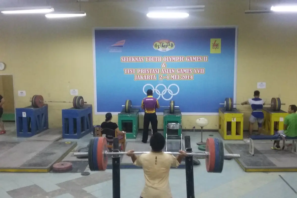 Angkat Besi