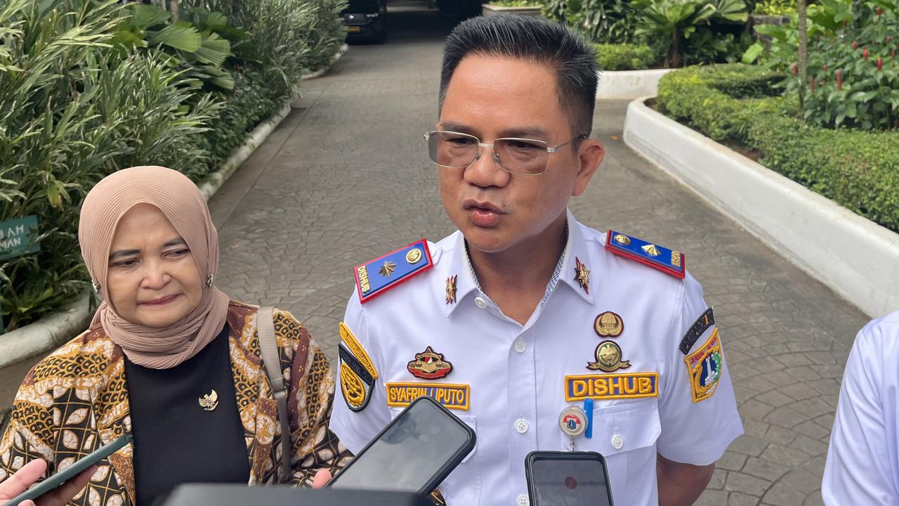 Kepala Dinas Perhubungan (Dishub) Jakarta Syafrin Liputo di Balai Kota Jakarta, Selasa (16/4/2024).