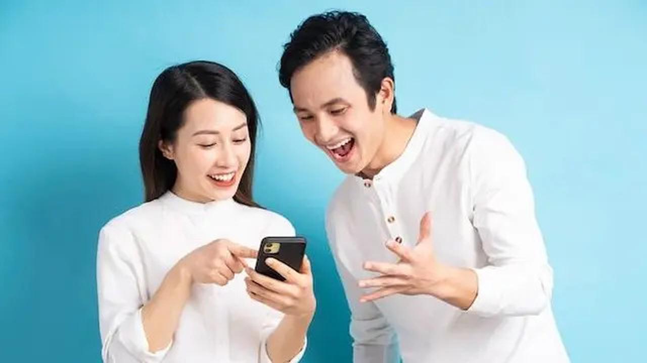 5 Kebiasaan Chatting yang Membuat Pria Semakin Menyukai Kamu